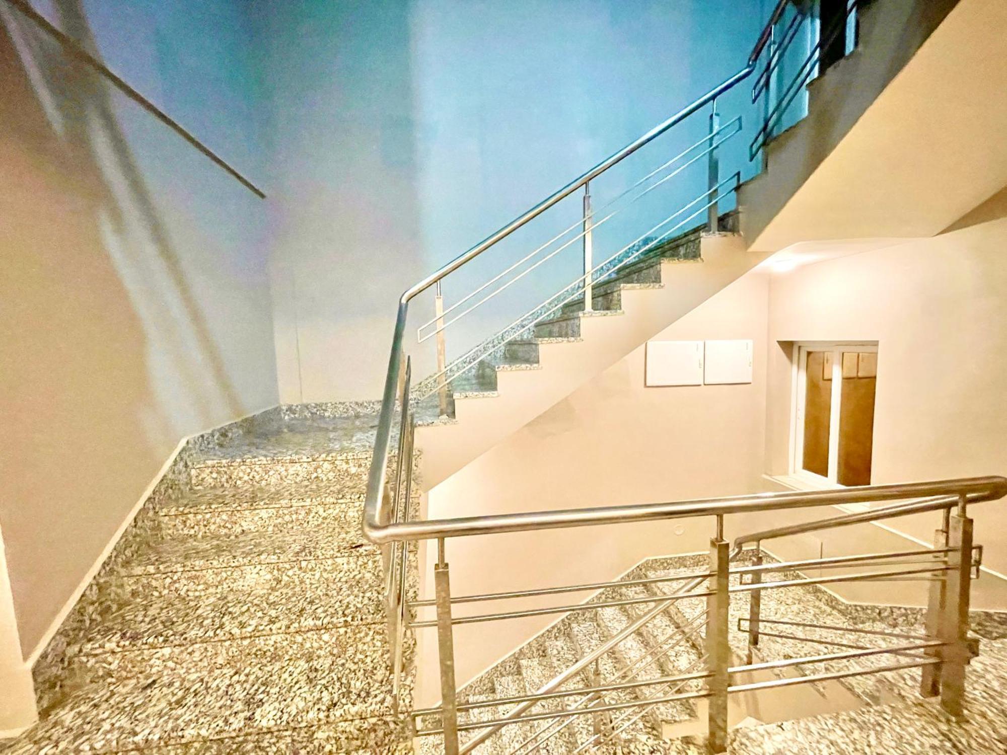 Hotel Rb International ! Puri Near-Sea-Beach-And-Temple Fully-Air-Conditioned-Hotel With-Lift-And-Card Payment Accepted-Parking-Facility, Best Hotel In Puri Esterno foto